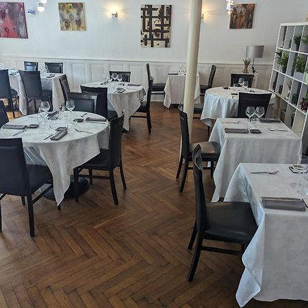 Logis Hotel Restaurant De La Poste 蓬特吉博 外观 照片